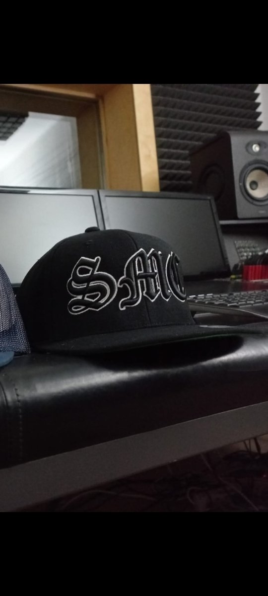 Kšiltovka bílé SMC plná